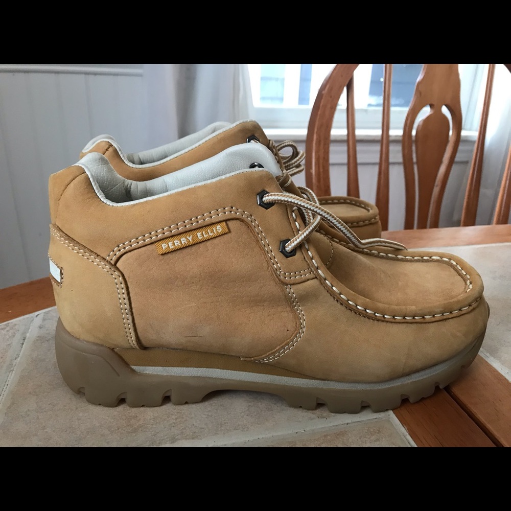 Perry Ellis chukka shoe